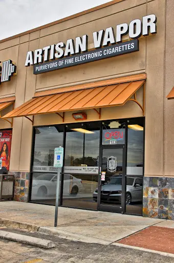 elfbar nachfüll pod läuft aus Sal's Smoke Shop Vape Shop Near in San Antonio, TX
