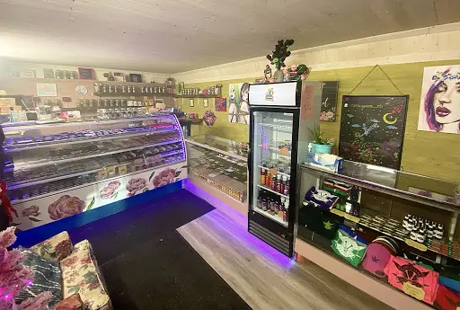 Canna Queens | CBD Shop in Fredericton, New Brunswick