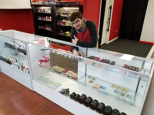 Chicago Clouds -Kratom-CBD-Vape-Custom T-Shirts-Drive thru | CBD Shop in Naperville, Illinois Chicago Clouds -Kratom-CBD-Vape-Custom T-Shirts-Drive thru | CBD Shop in Naperville, Illinois