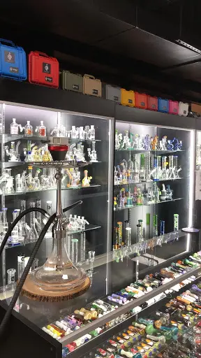 Higher Livin Smoke Shop, Vape & Glass Gallery | CBD Shop in Los Angeles,  California