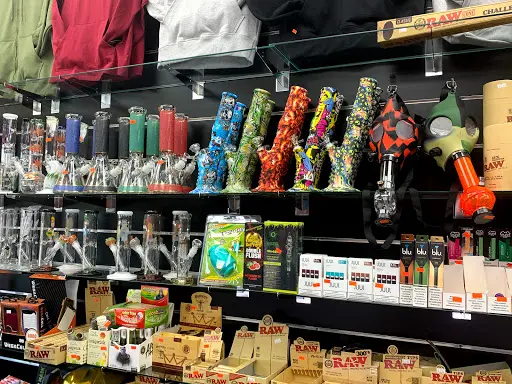 Kings Smoke Shop & Clothing