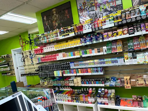 Royal smokes | CBD | Vape | Kratom | Novelties | Apothecary | Head Shop