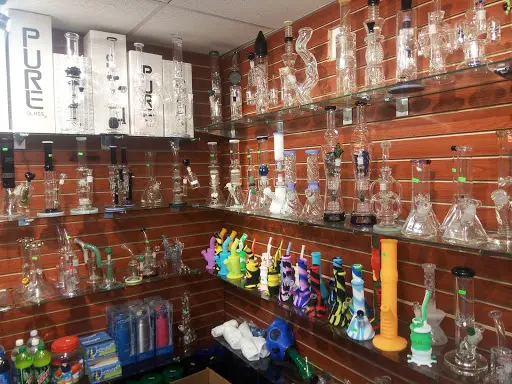 Smoke and Hookah Outlet