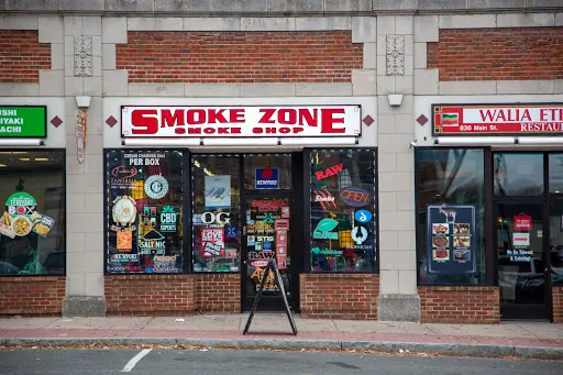 street shop 7TH STREET LIQUOR & SMOKE SHOP - Updated September 2025