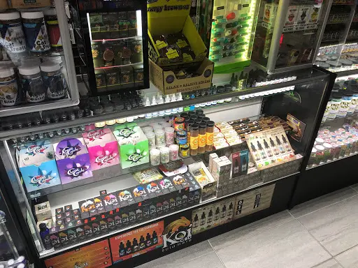 The Hub Smoke Shop 4