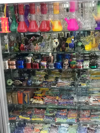 3 Ave Vape Smoke Shop | Headshop in New York, New York