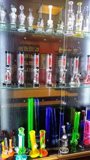 Boutique Bongia  Hochelaga | Headshop in Montreal, Quebec