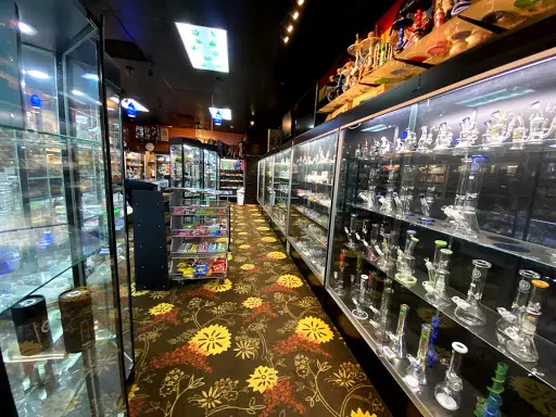 downtown vape and smoke Schools crack down on vaping as new school year gets underway
