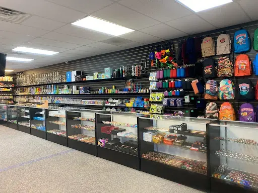 G & J Smoke & Vape Shop | Headshop in Lincoln, Nebraska