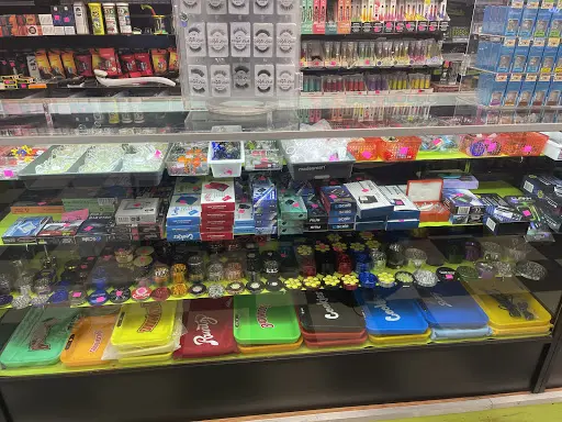 Smoke locker | Headshop in Stockton, California