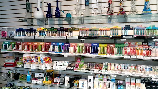 Smoke Spot Tobacco & Vape | Headshop in Plano, Illinois