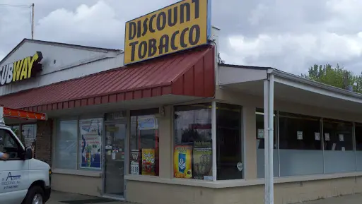 smokers host discount tobacco photos Smokers Host Discount Tobacco