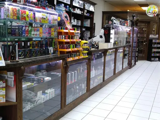 what is the legal age to buy tobacco in louisiana It is illegal in Illinois for anyone under the age of 21 to buy tobacco  products. It's also illegal for adults to purchase these products for  underage individuals. Help Teens gain awareness