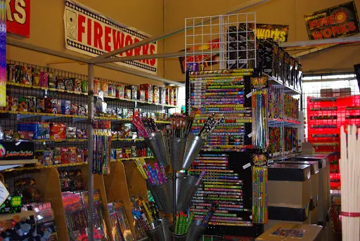 UNCLE RON'S BONG , PIPE & HOOKAH , HEAD / VAPE SHOP 420 / FIREWORKS |  Headshop in Edmonton, Alberta
