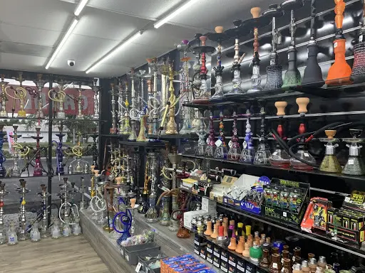 Deluxe Smoke And Vape 18