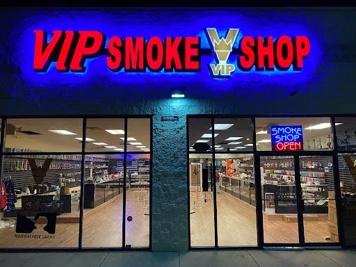 elf bar vape uk Vip Smoke Shop, 5400 Springboro Pike, Dayton, OH 45449, US main image 1