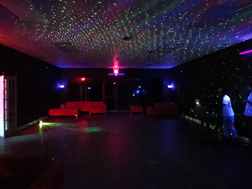 M&M Vapor Lounge