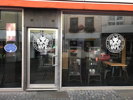 elfbar elfa master akku Zoll beschlagnahmt illegale Vapes, unversteuertes Liquid und CBD-Produkte main image 0