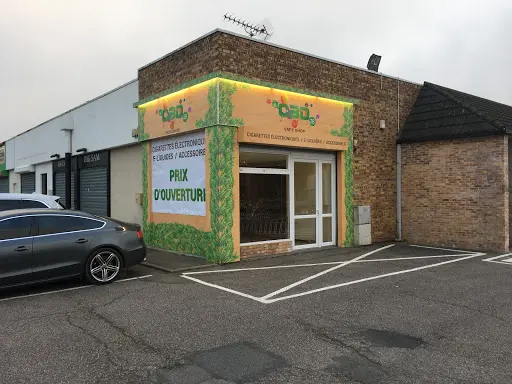 vape mantes la jolie Le Vapoteur Cigarettes électroniques - Reviews, Photos & Phone Number -  Updated March 2026 - Tobacco Shops in Versailles, Yvelines main image 1