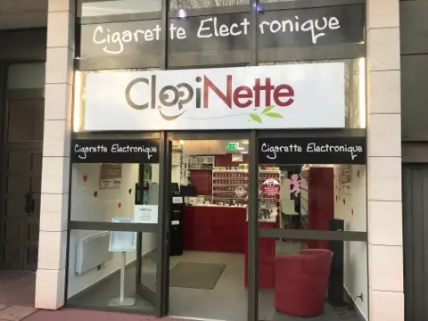 vap store enghien Le Petit Vapoteur Electronic Cigarette and E Liquid store Saint-Genis-Laval