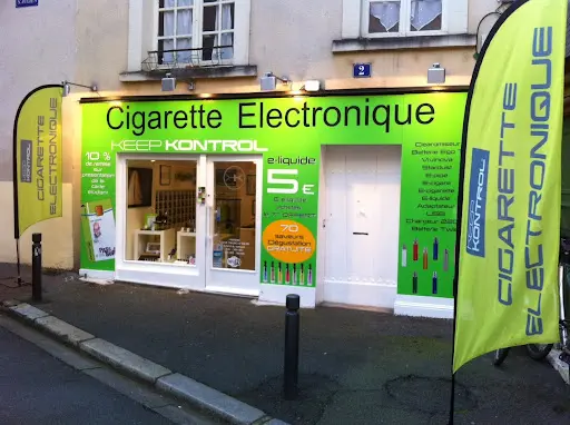 vape shop angers HOLY VAPE Angers Préfecture main image 1
