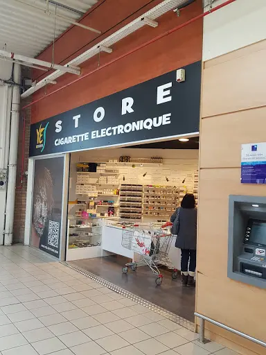 cigarette électronique lens 2 Tabac à chauffer, cigarette électronique: Une forte promotion, le plus  souvent illicite, chez les buralistes et dans les boutiques de vapotage,  s'inquiète une association anti-tabac main image 1